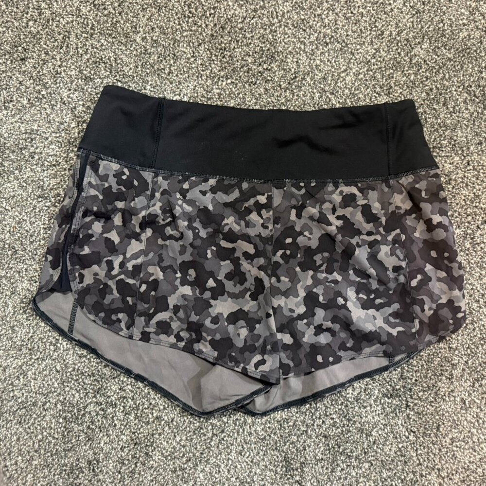 Athleta Running Free Short 3.5 - black and gray camo